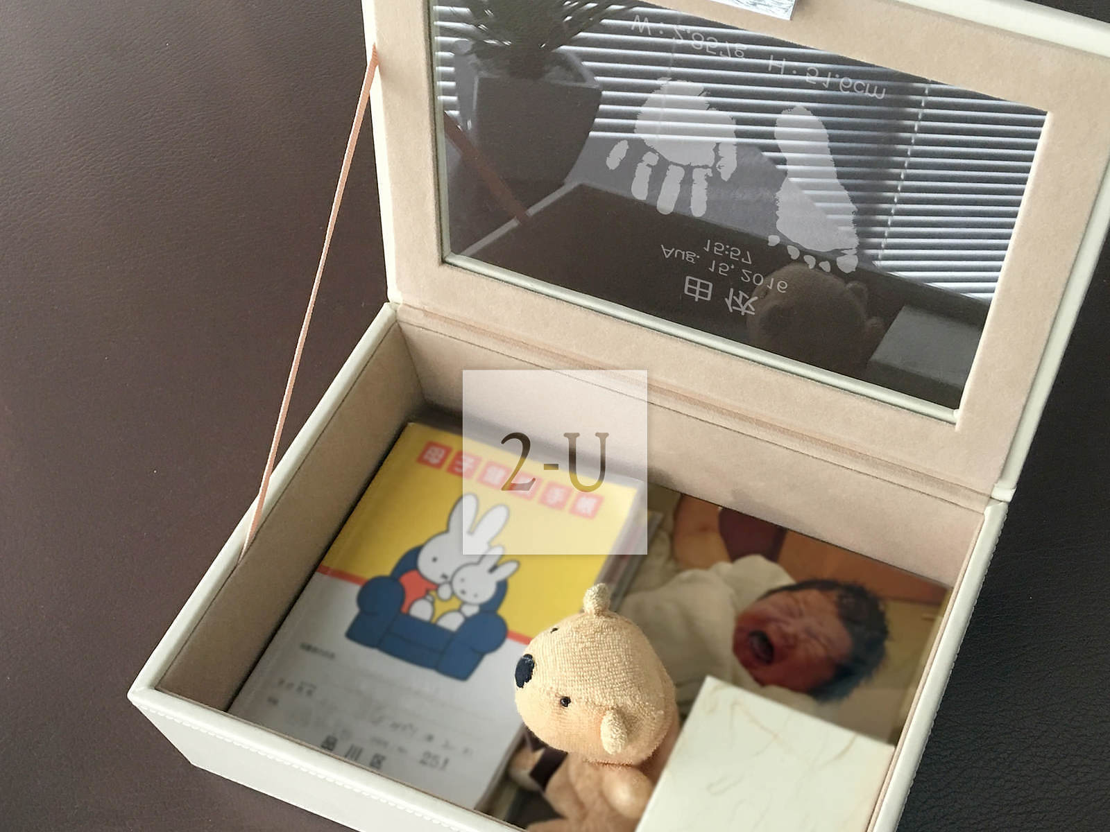 用精美储物盒收藏宝宝的出生纪念