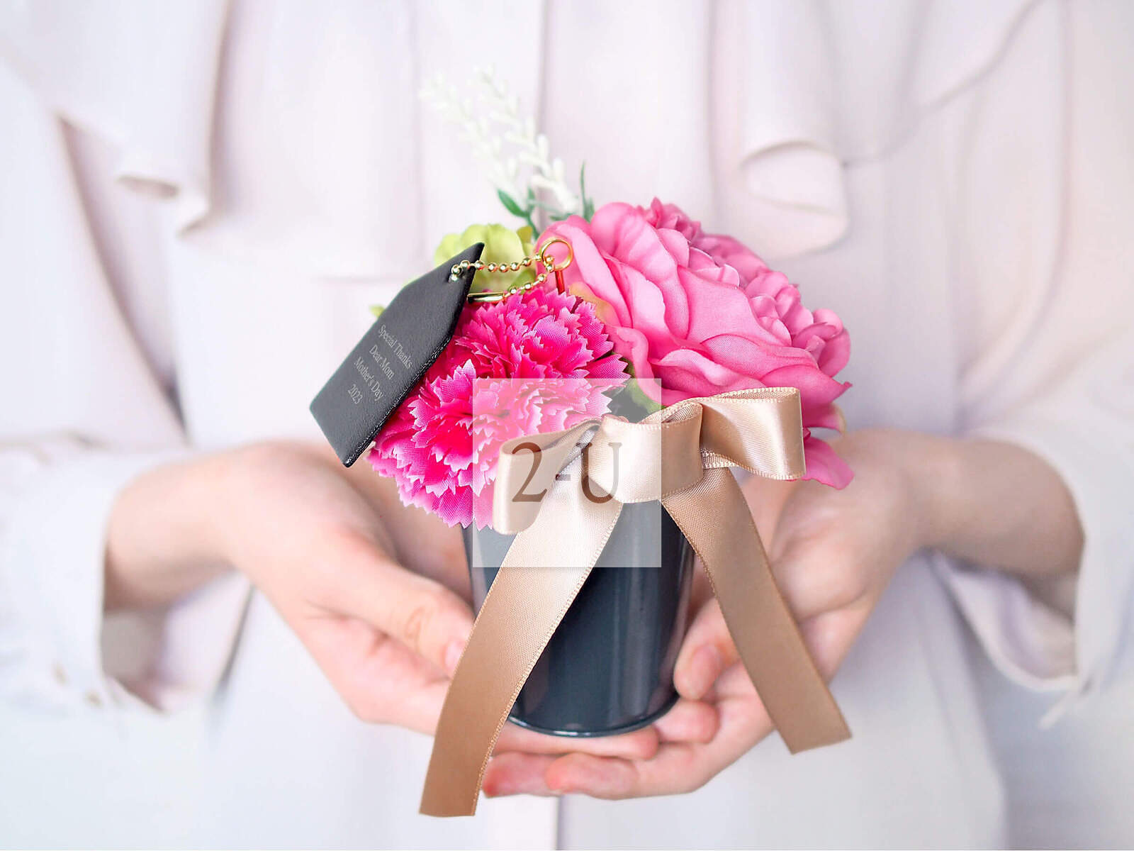 今年的母亲节赠送独特有创意的特别的康乃馨礼物