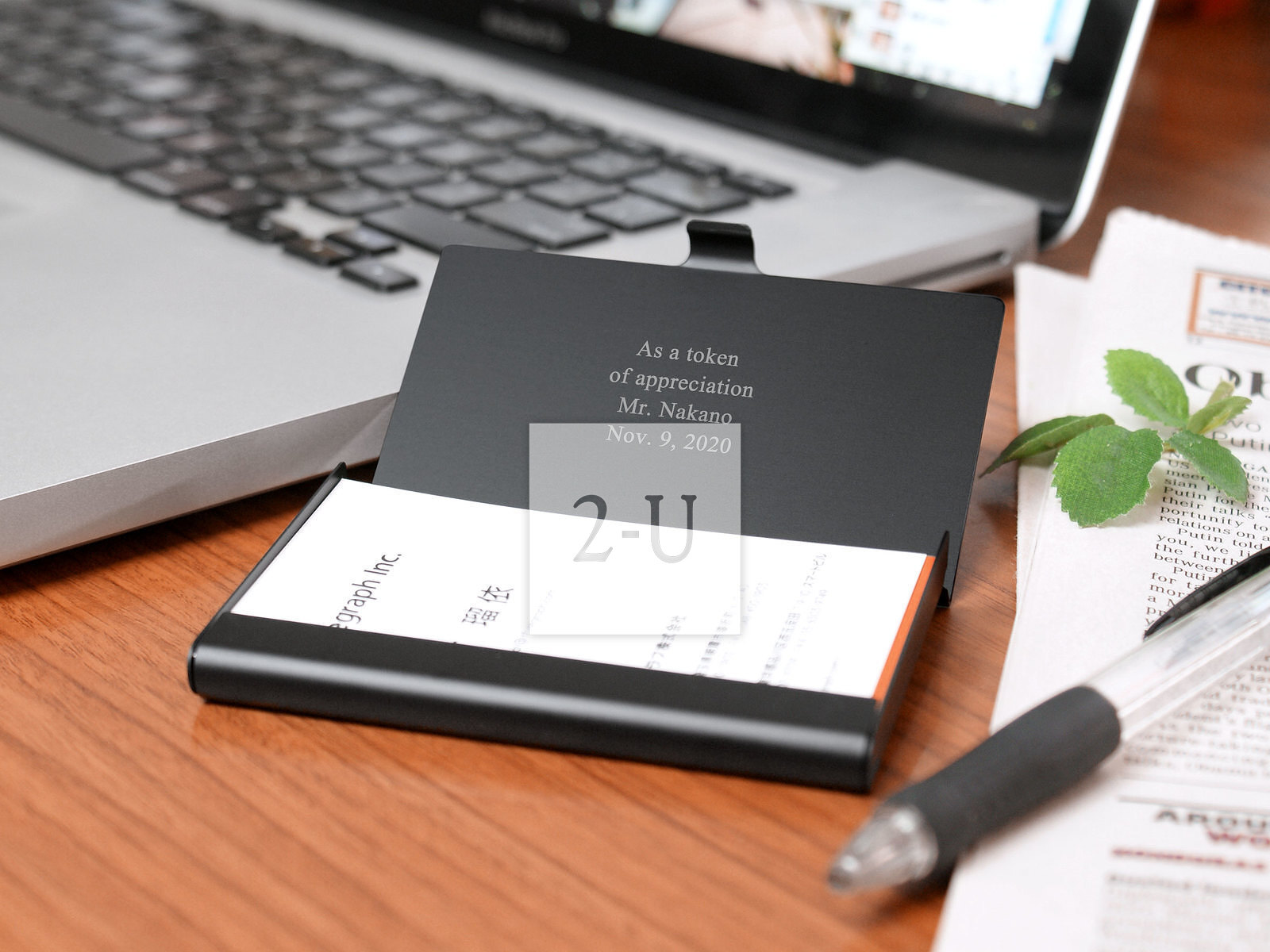 装载第一张名片的毕业纪念品