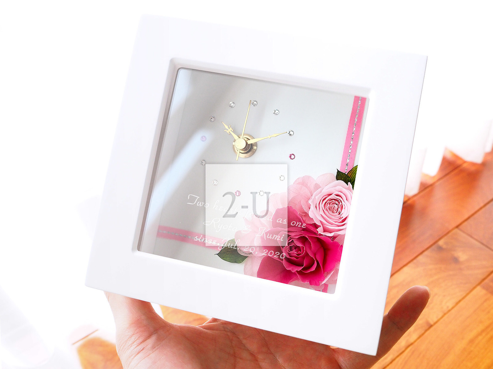 在白色情人节，赠予刻下两人时光的钟表
