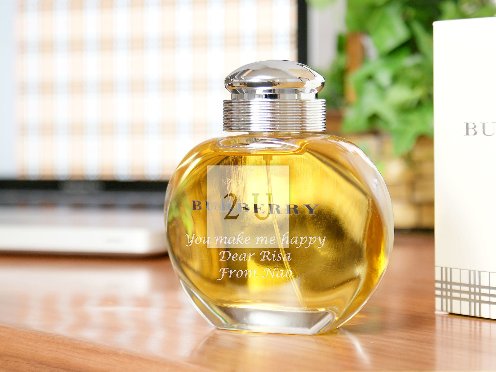 设计独特的香水作生日礼物