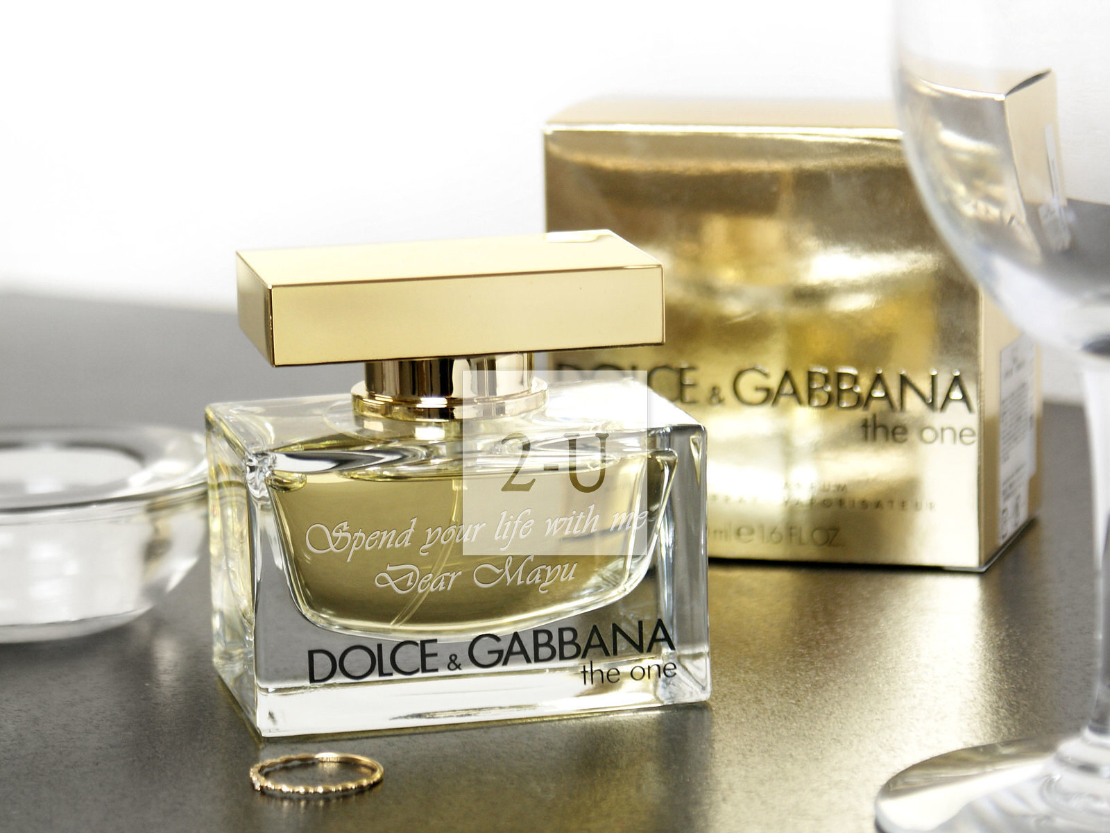 用香气铭刻记忆，在求婚时刻，献上一瓶无可取代的香水