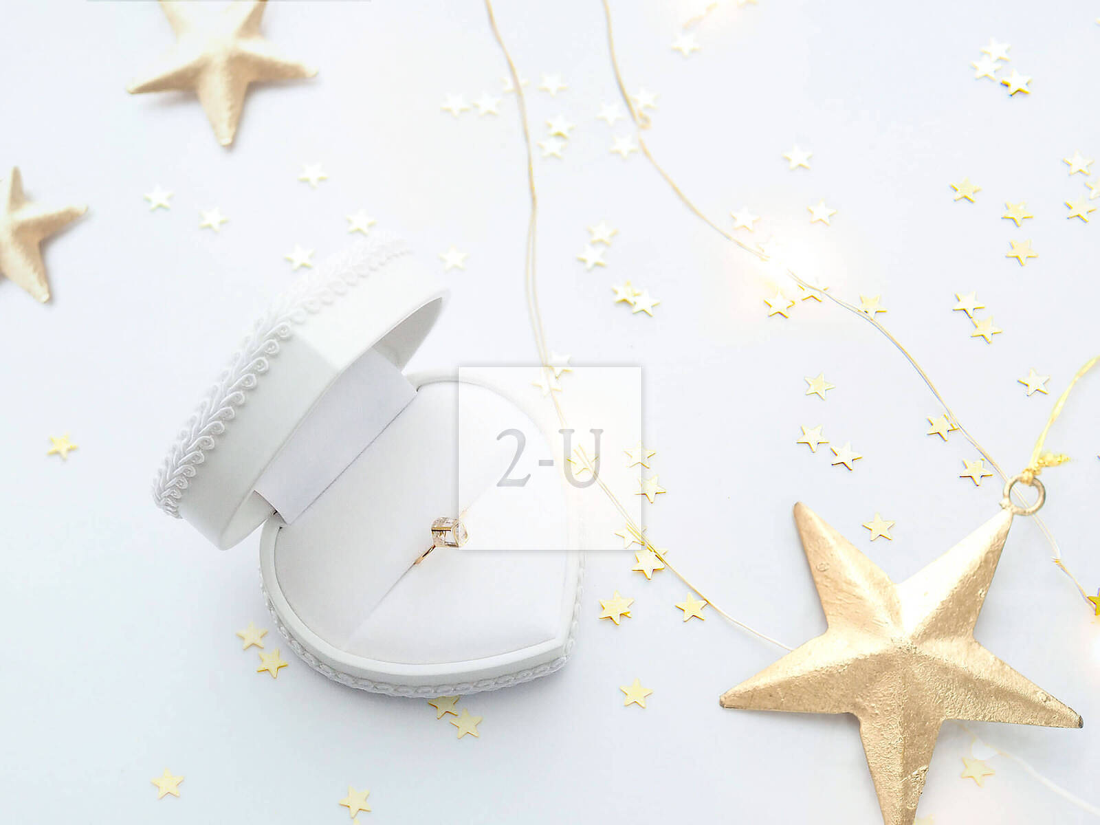 将最爱你的心意，化作心形圣诞礼物送给你