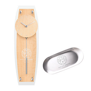 刻 Logo 的不锈钢托碟收银盘&原木色摆钟套装